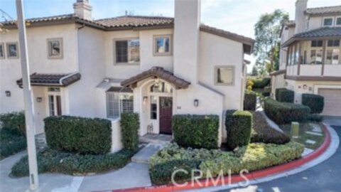 Impressive Tierra Montanosa Townhouse Located at 32 Tierra Seguro was Just Sold